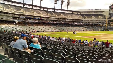 Detroit Tigers vs Seattle Mariners. . Comerica park section 118